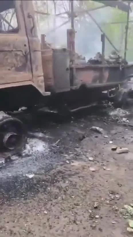 Preview for АЗОВ UA NATO USA🔜🇺🇦🇺🇸🇪🇺🇬🇧🇩🇪🇵🇱 on X- 'Знищено техніку підорів із прожаркою)) https---t.co-Fiu6KU9AGV' - X